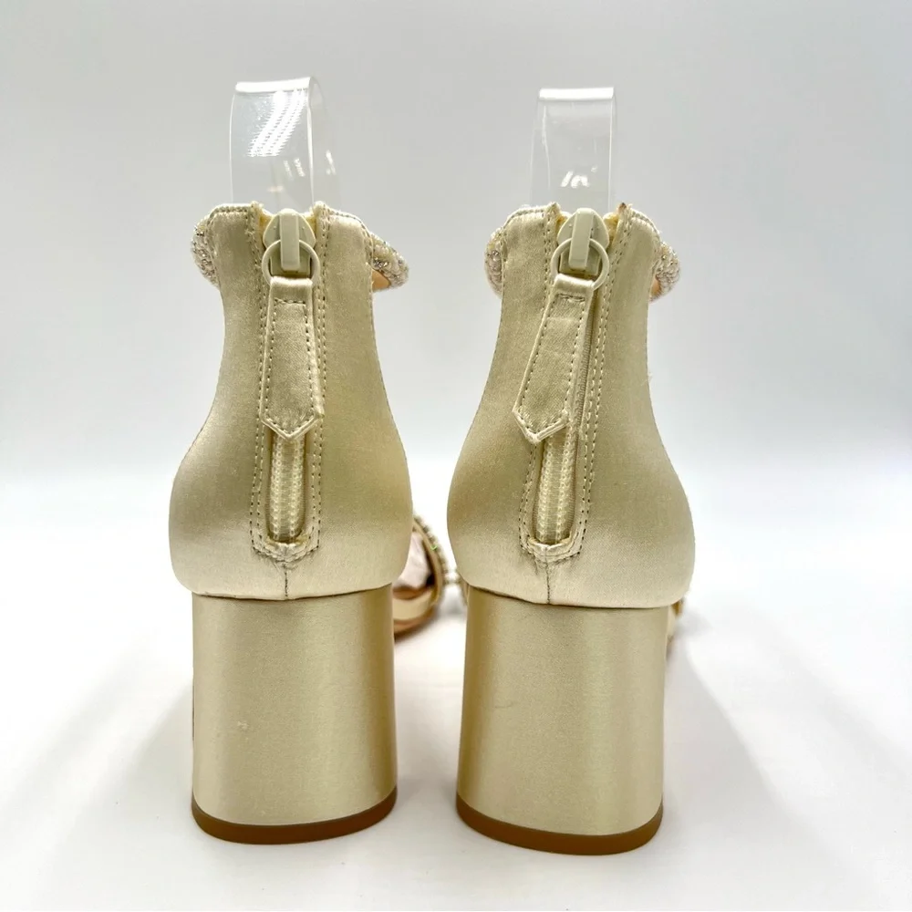 Badgley Mischka Size 6.5 Kameryn‎ Ivory Satin Jeweled Dress Sandals Heels Shoes